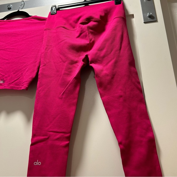 Alo Ribbed Set - Picture 4 of 4